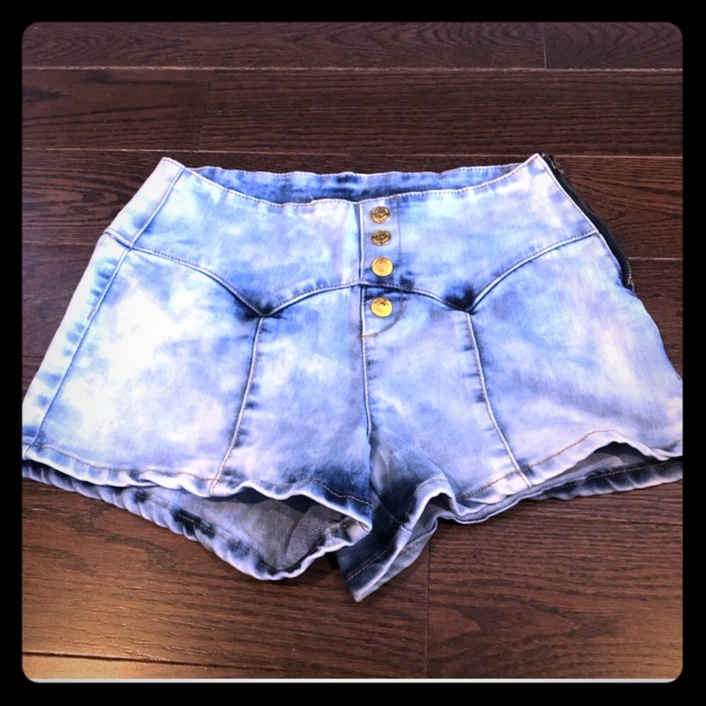 NICKI MINAJ HIGH WAISTED SHORTS